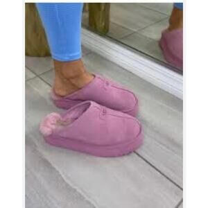 UGG Disquette Pink Suede Sheepskin Slippers - Women's US 9